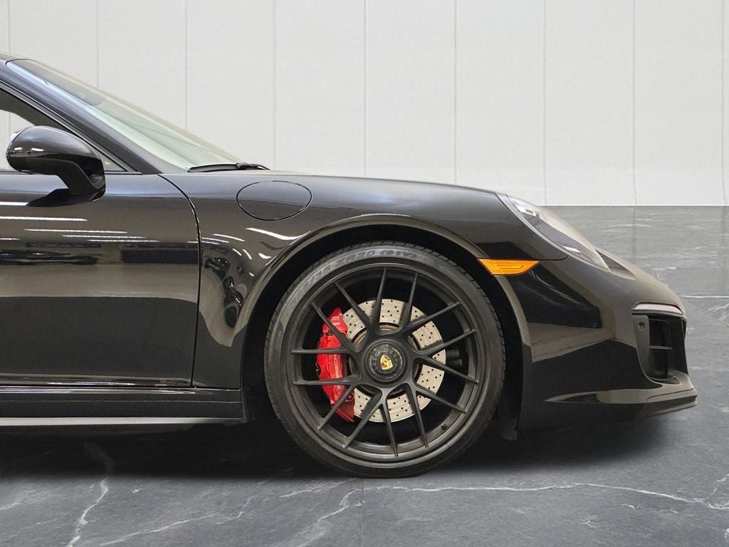 2019 Porsche 911 Carrera GTS