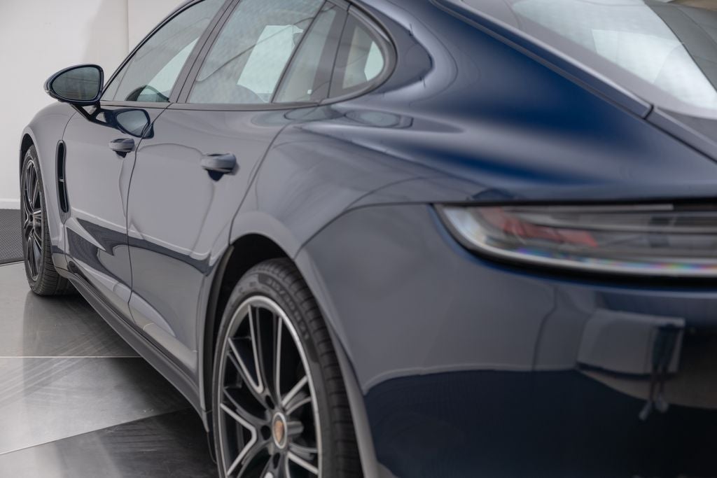 2023 Porsche Panamera 4 Platinum Edition