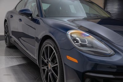 2023 Porsche Panamera 4 Platinum Edition