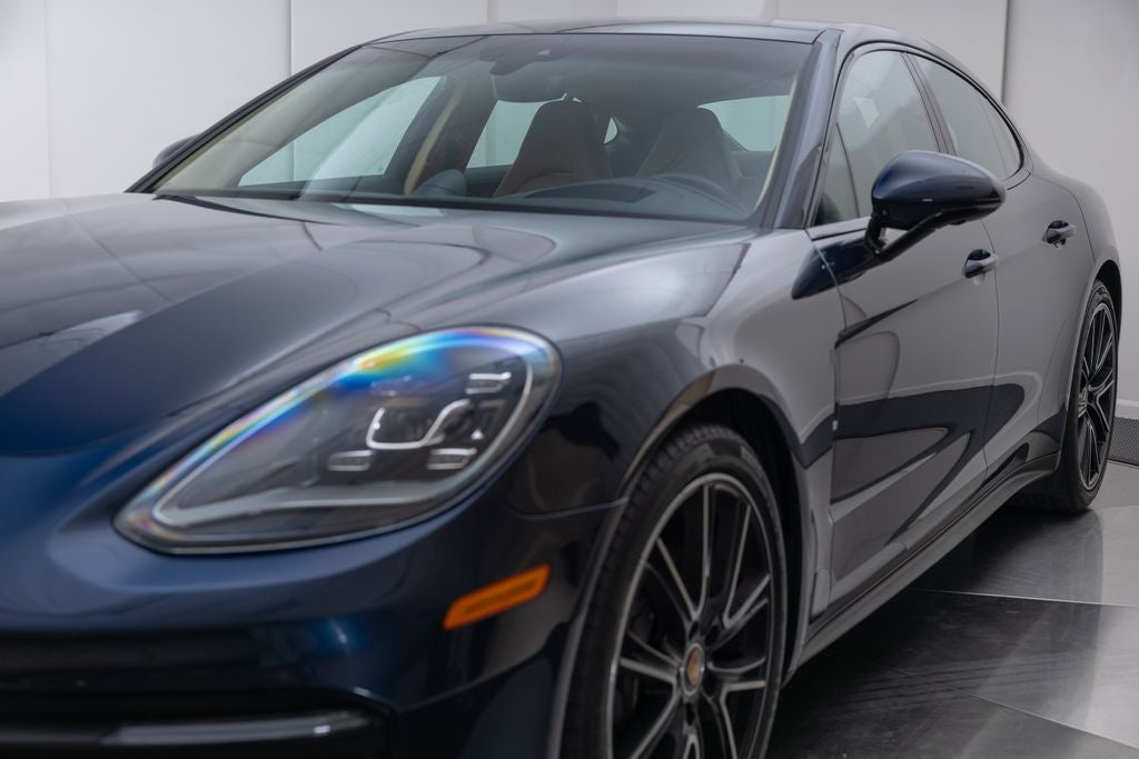2023 Porsche Panamera 4 Platinum Edition