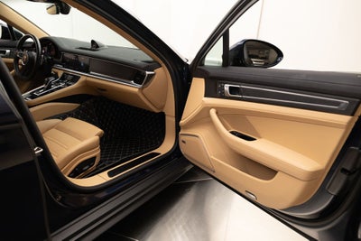 2023 Porsche Panamera 4 Platinum Edition