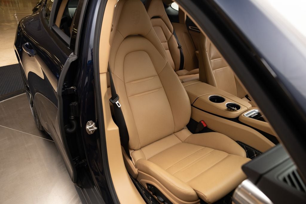 2023 Porsche Panamera 4 Platinum Edition