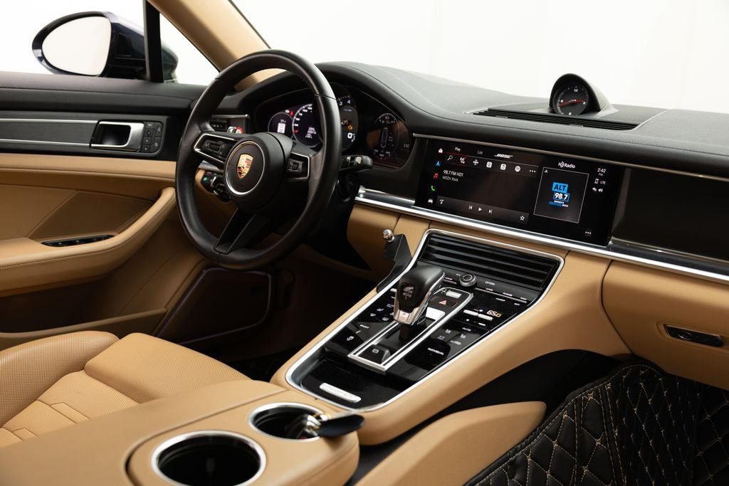 2023 Porsche Panamera 4 Platinum Edition