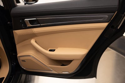 2023 Porsche Panamera 4 Platinum Edition