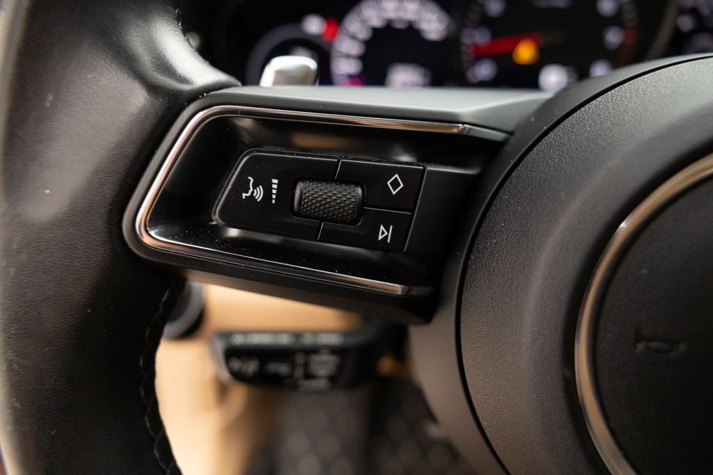 2023 Porsche Panamera 4 Platinum Edition