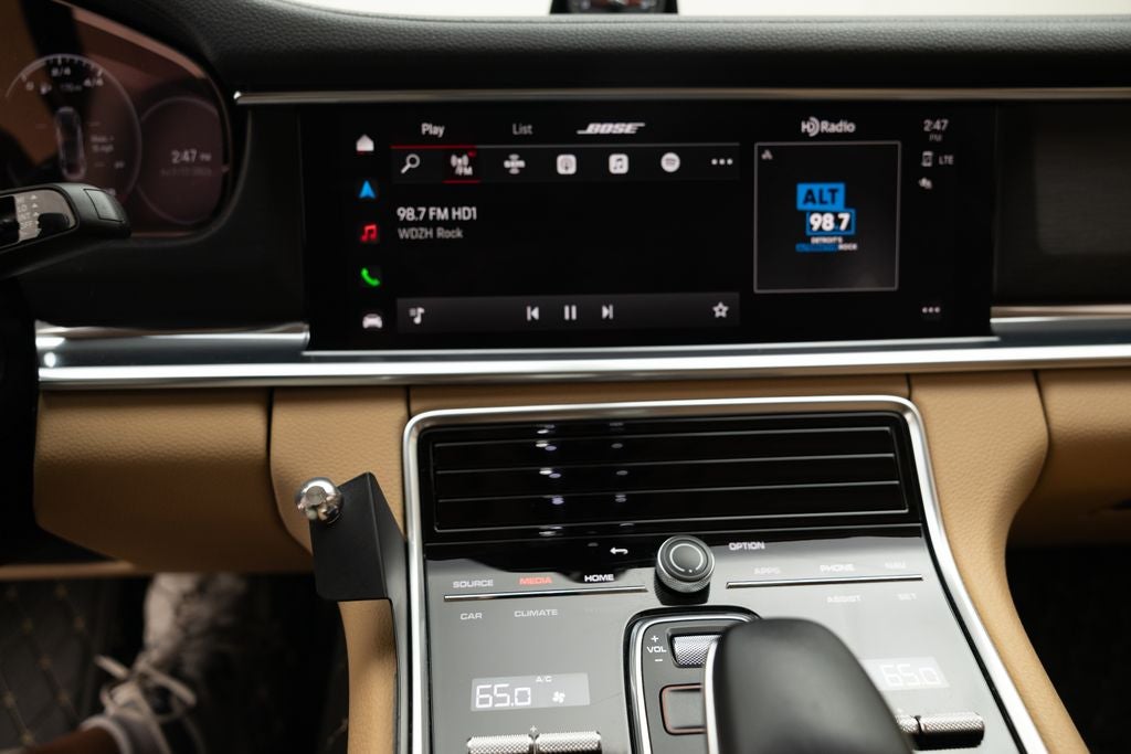 2023 Porsche Panamera 4 Platinum Edition