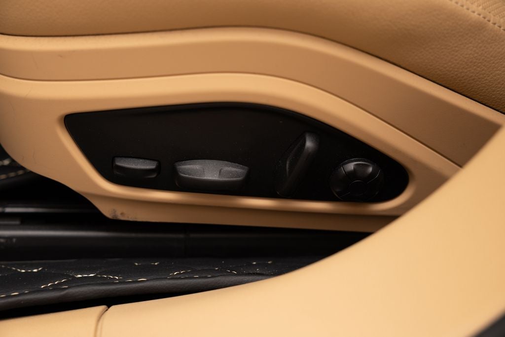 2023 Porsche Panamera 4 Platinum Edition
