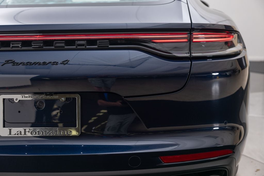 2023 Porsche Panamera 4 Platinum Edition