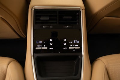 2023 Porsche Panamera 4 Platinum Edition