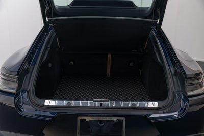 2023 Porsche Panamera 4 Platinum Edition