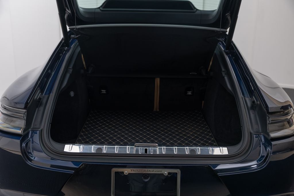 2023 Porsche Panamera 4 Platinum Edition