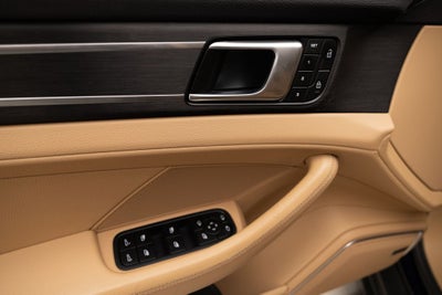 2023 Porsche Panamera 4 Platinum Edition