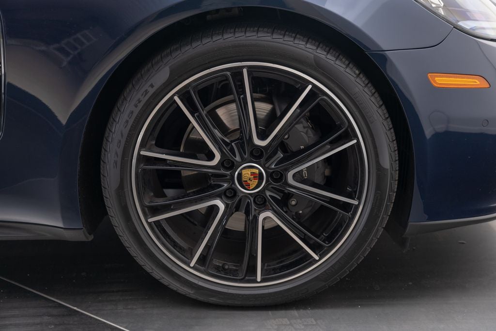 2023 Porsche Panamera 4 Platinum Edition