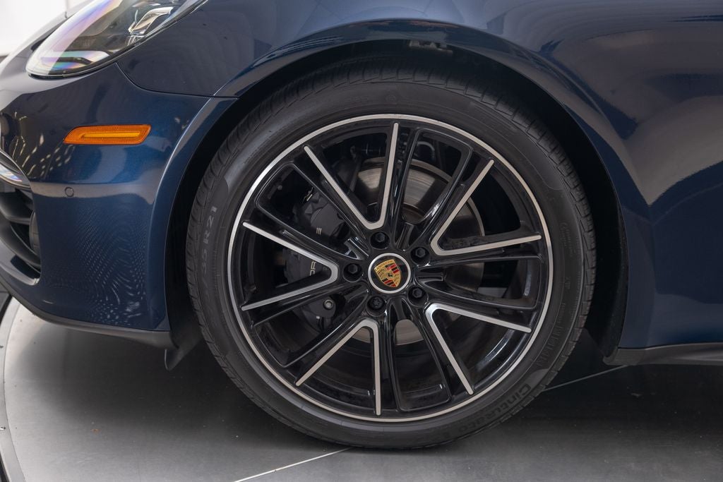 2023 Porsche Panamera 4 Platinum Edition
