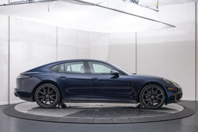 2023 Porsche Panamera 4 Platinum Edition