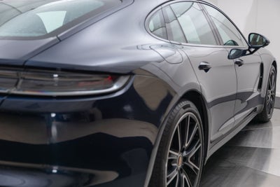 2023 Porsche Panamera 4 Platinum Edition