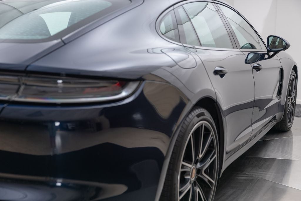 2023 Porsche Panamera 4 Platinum Edition