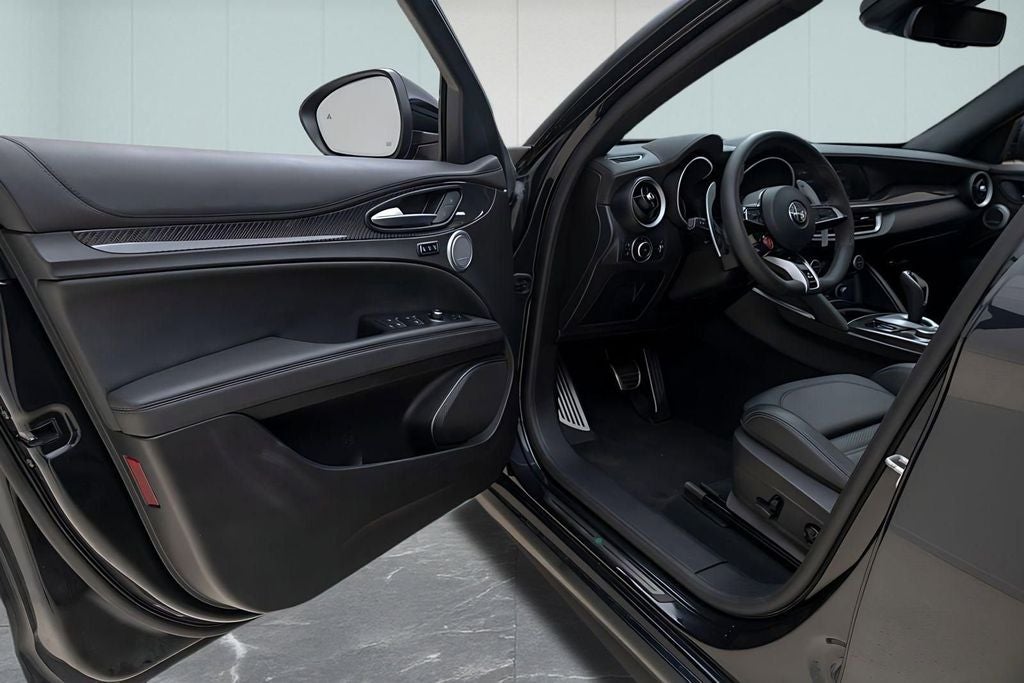 2023 Alfa Romeo Stelvio Quadrifoglio