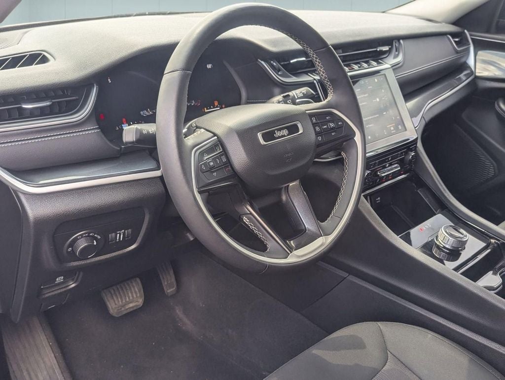 2023 Jeep Grand Cherokee Laredo