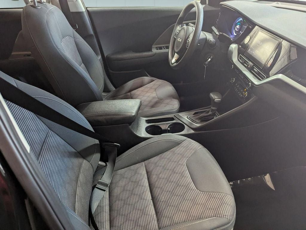 2022 Kia Niro LX