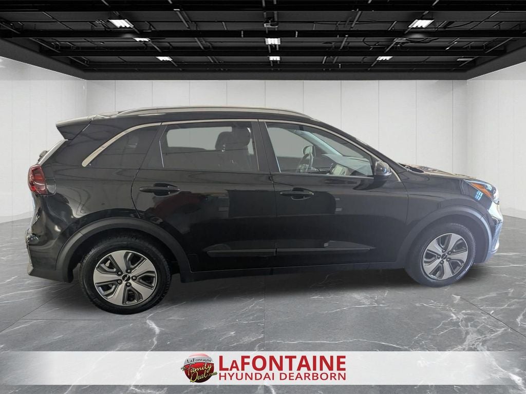 2022 Kia Niro LX
