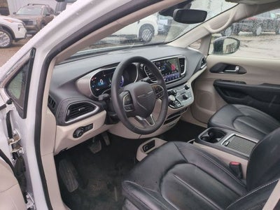 2024 Chrysler Pacifica Hybrid Select