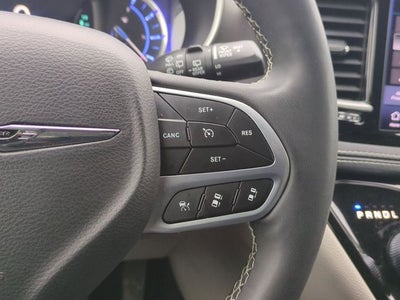 2024 Chrysler Pacifica Hybrid Select