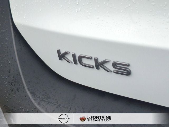 2026 Nissan Kicks SV
