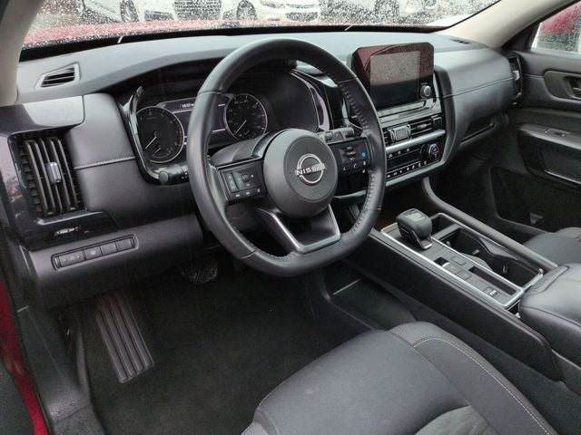 2023 Nissan Pathfinder SV