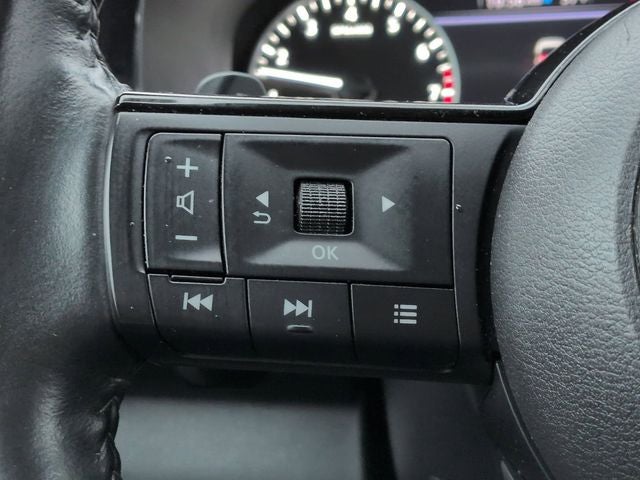 2023 Nissan Pathfinder SV