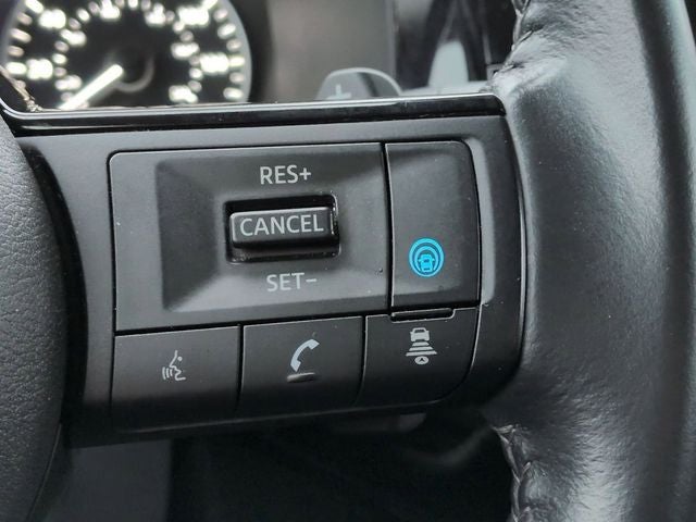 2023 Nissan Pathfinder SV