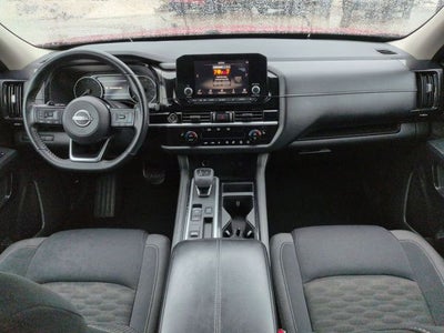 2023 Nissan Pathfinder SV