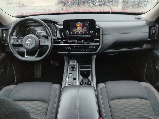 2023 Nissan Pathfinder SV