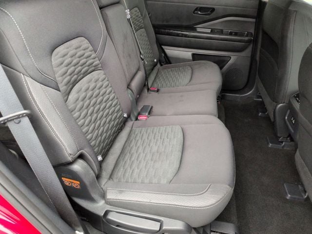 2023 Nissan Pathfinder SV