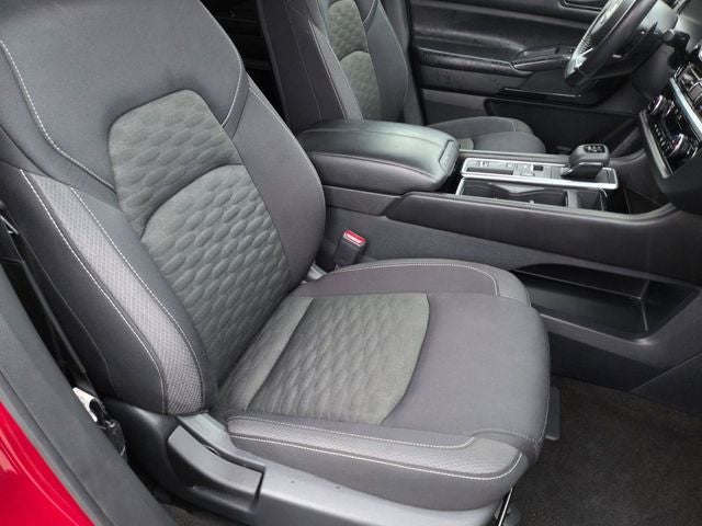 2023 Nissan Pathfinder SV