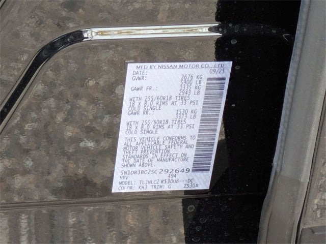 2025 Nissan Pathfinder SV