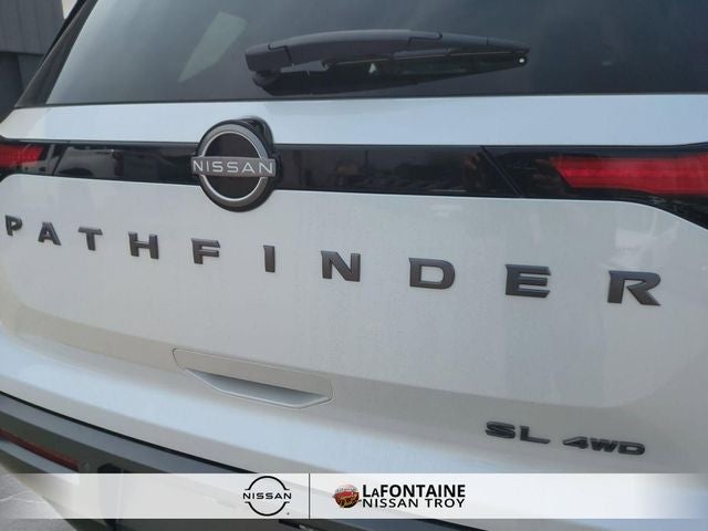 2026 Nissan Pathfinder SL