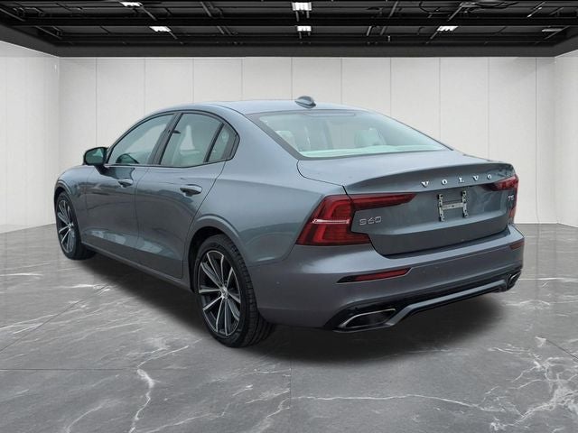 2021 Volvo S60 T5 Momentum