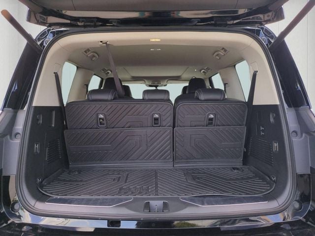 2025 INFINITI QX80 PURE