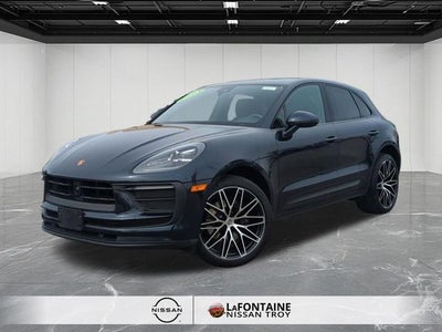 2023 Porsche Macan Base