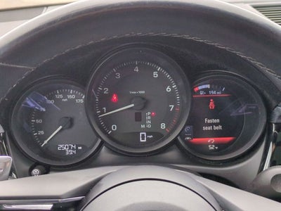 2023 Porsche Macan Base