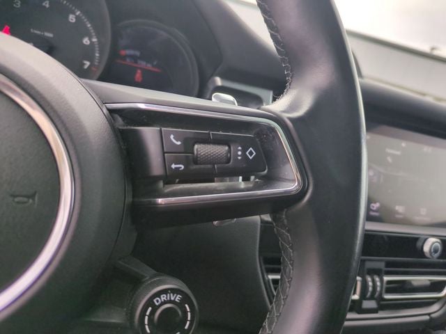 2023 Porsche Macan Base