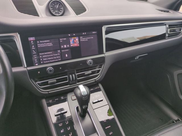 2023 Porsche Macan Base