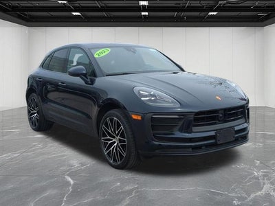 2023 Porsche Macan Base