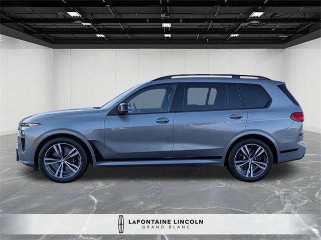 2025 BMW X7 M60i