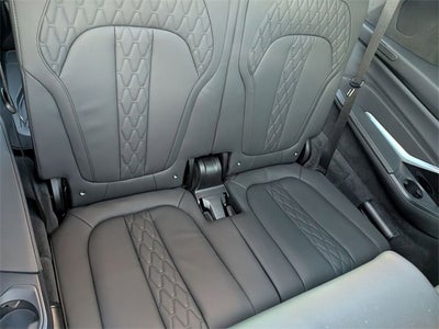 2025 BMW X7 M60i