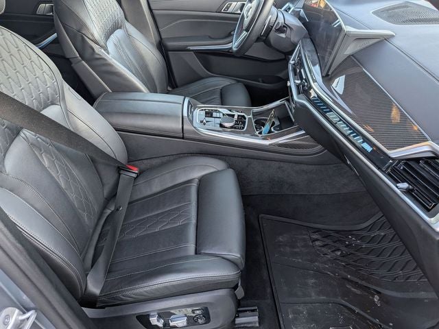 2025 BMW X7 M60i