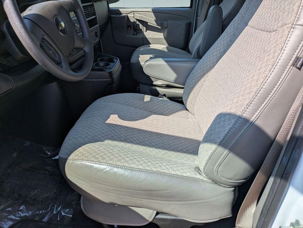 2024 Chevrolet Express 3500 LT Passenger