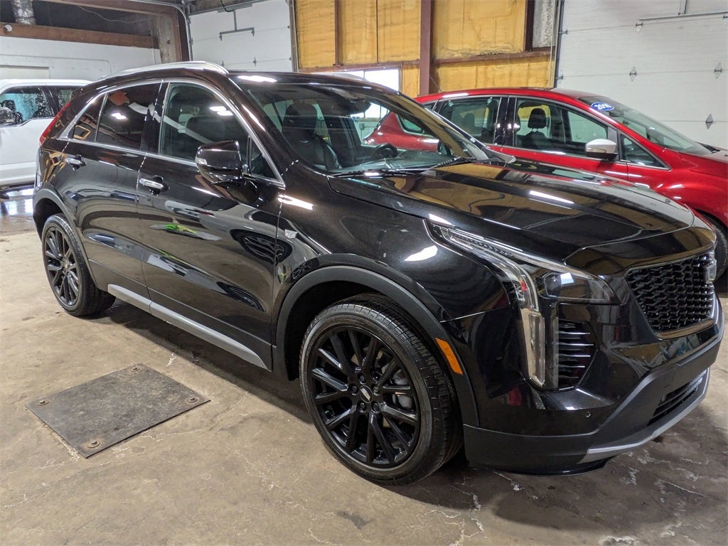 2022 Cadillac XT4 Premium Luxury