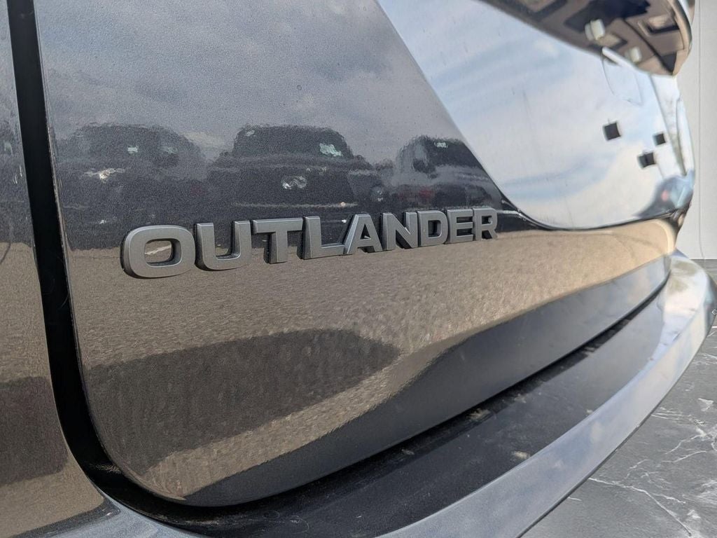 2026 Mitsubishi Outlander LE